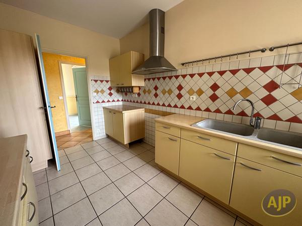 Vente maison Pons : 325 000 € - AJP Immobilier Pons