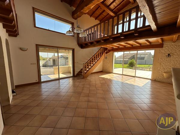 Vente maison Pons : 325 000 € - AJP Immobilier Pons