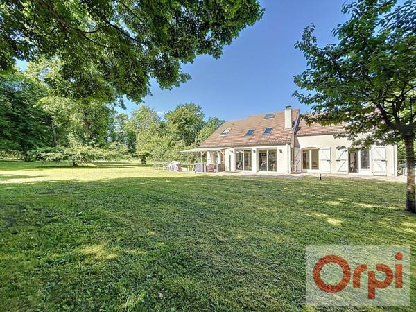 Maison à vendre    8 pièces •  Lamorlaye