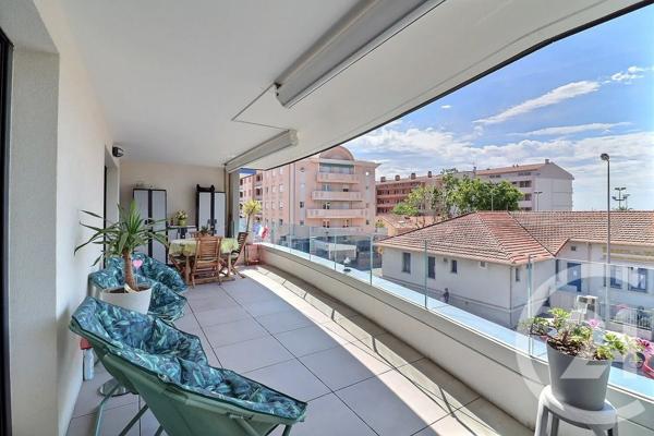 Appartement T3 à vendre  3 pièces - 92,31 m 2   FREJUS  - 83