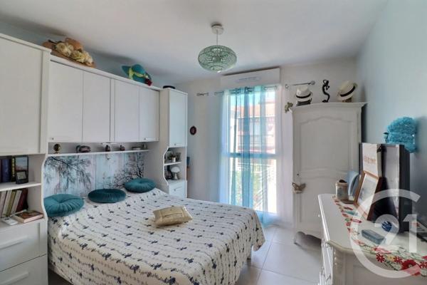Appartement T3 à vendre  3 pièces - 92,31 m 2   FREJUS  - 83