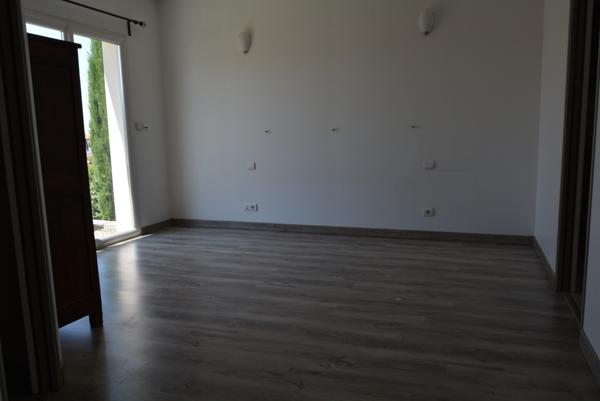 SUPERBE VILLA CONCEPT ORIGINAL 149 M² HAB SUR 660 M² DE TERRAIN