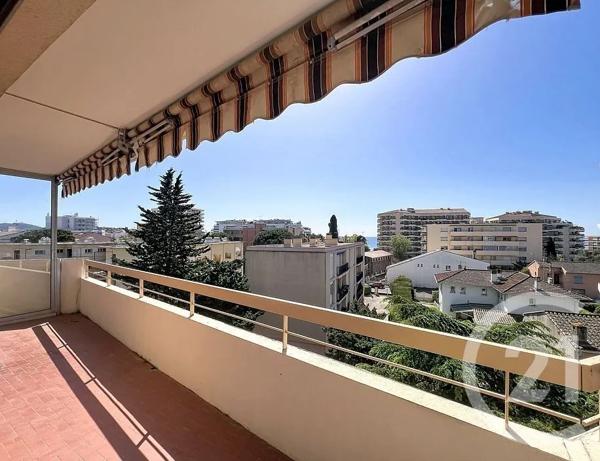 Appartement F3 à vendre  3 pièces - 67,18 m 2   FREJUS  - 83