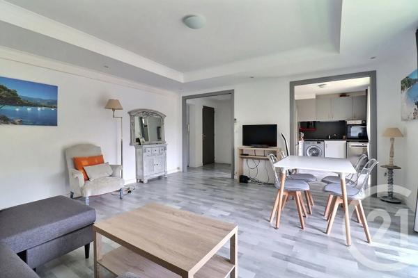 Appartement F3 à vendre  3 pièces - 67,18 m 2   FREJUS  - 83
