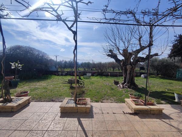 Cucuron, villa de plain pied avec T2 indépendant