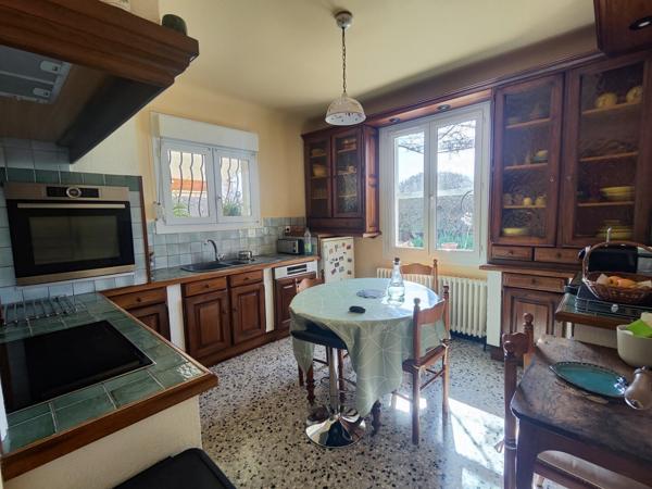 Cucuron, villa de plain pied avec T2 indépendant