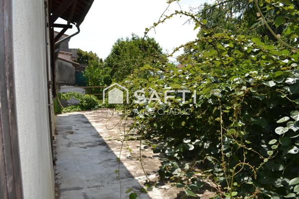 Idéal investiseur- batiment 333 m2 avec deux locaux commerciaux