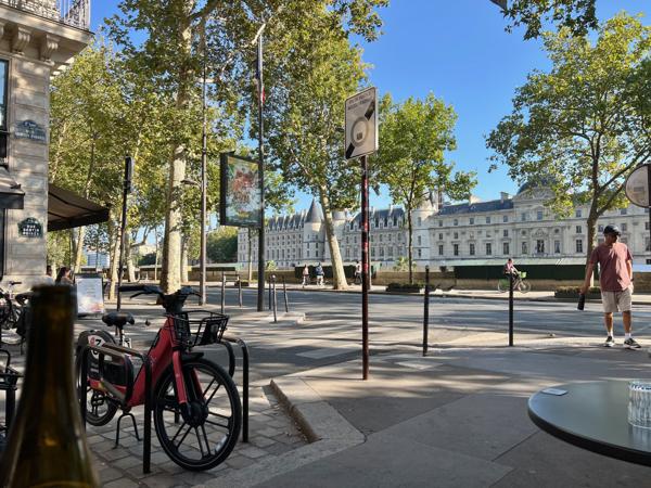 Deux pièces de caractère Louvre-Rivoli, Châtelet