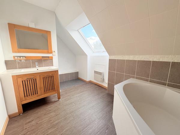 Boves (80440) BOVES-7 PIECES-150m²