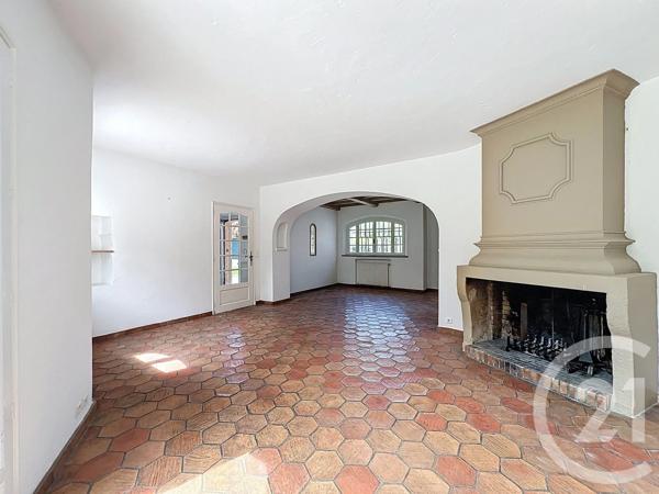 Maison à vendre  5 pièces - 154,20 m 2   MOUGINS  - 06
