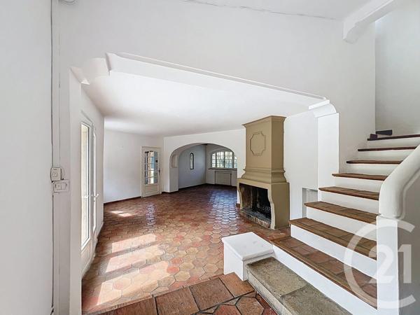 Maison à vendre  5 pièces - 154,20 m 2   MOUGINS  - 06