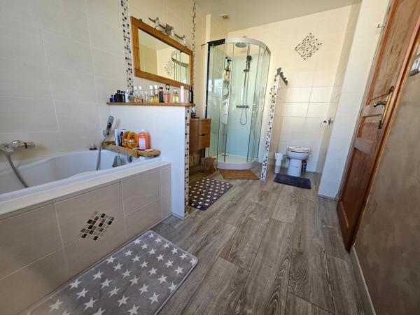 Vierzon au calme,maison individuelle de près de 130m2 sans travaux.