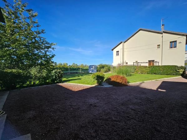 Vierzon au calme,maison individuelle de près de 130m2 sans travaux.