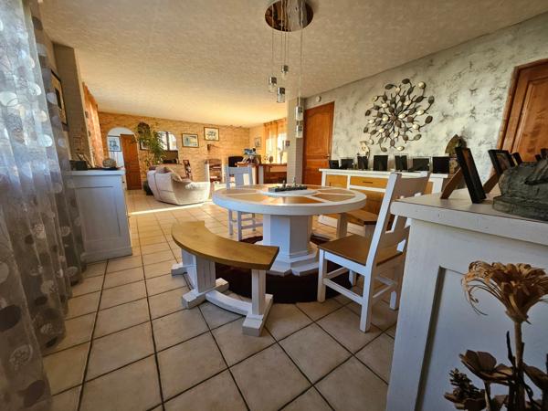 Vierzon au calme,maison individuelle de près de 130m2 sans travaux.