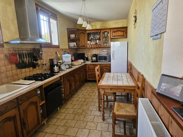 Vierzon au calme,maison individuelle de près de 130m2 sans travaux.