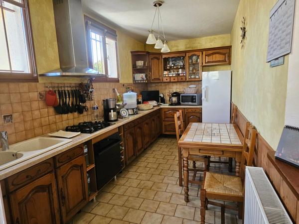 Vierzon au calme,maison individuelle de près de 130m2 sans travaux.