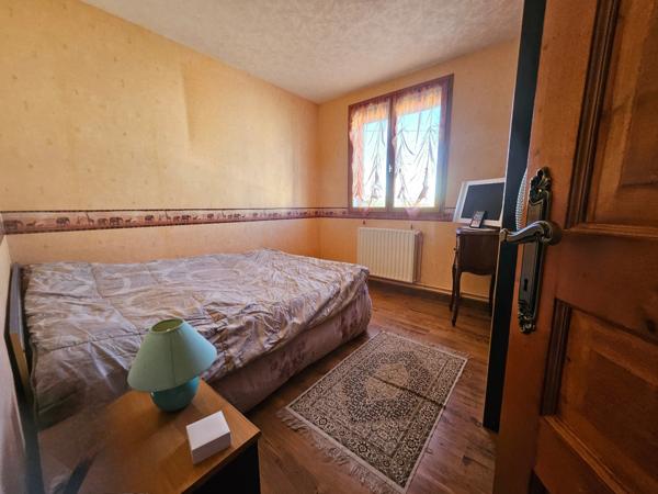 Vierzon au calme,maison individuelle de près de 130m2 sans travaux.