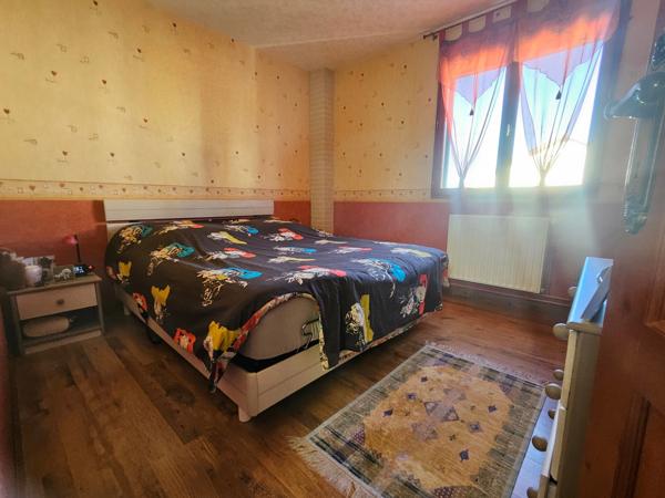 Vierzon au calme,maison individuelle de près de 130m2 sans travaux.