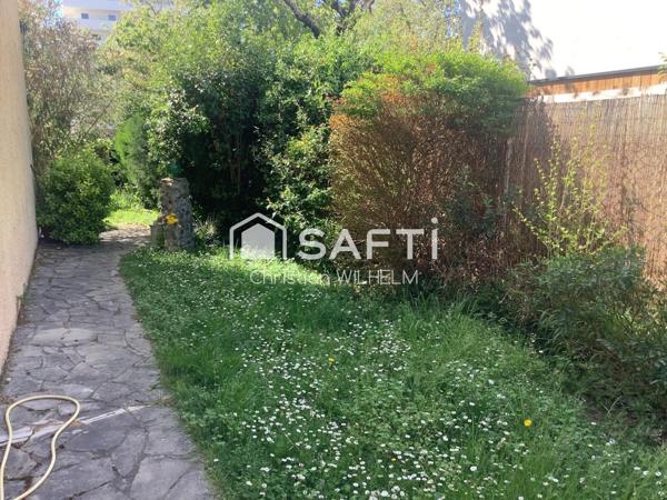 Maison avec garage sur parcelle de 369m2 clos