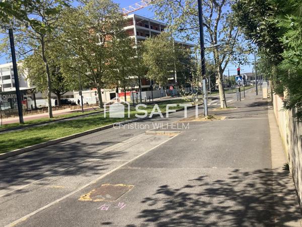 Maison avec garage sur parcelle de 369m2 clos