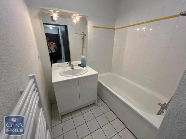 Appartement à louer 2 pièces 50.11m² Montereau-Fault-Yonne (77130)