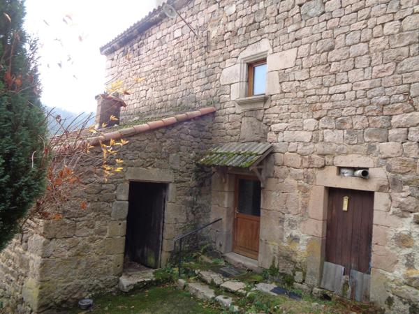Ardèche verte, rare ferme 125 m² avec dépendances