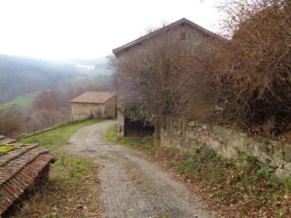 Ardèche verte, rare ferme 125 m² avec dépendances