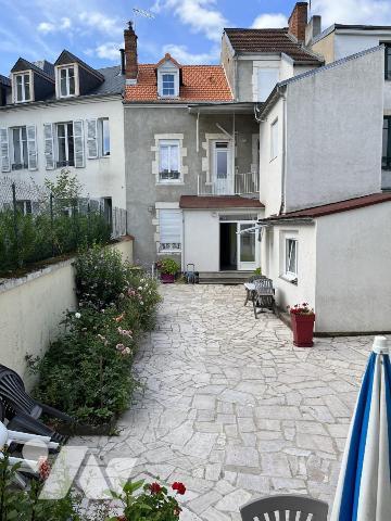 VENTE IMMEUBLE  Et fonds de Commerce de Meublé à VICHY Quartier Thermal