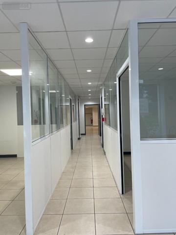 Local commercial à louer à Mâcon en Saône-et-Loire (71000), ref : 13779/960   
CENTRE VILLE