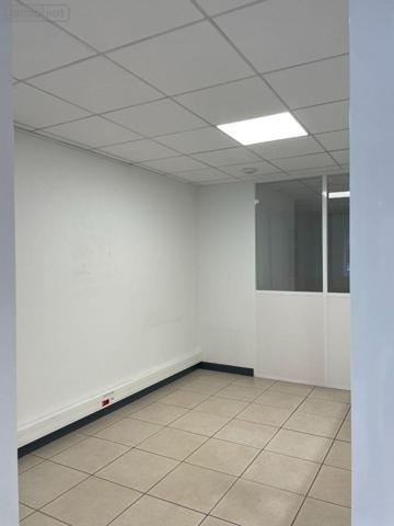 Local commercial à louer à Mâcon en Saône-et-Loire (71000), ref : 13779/960   
CENTRE VILLE