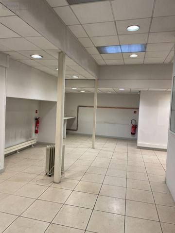 Local commercial à louer à Mâcon en Saône-et-Loire (71000), ref : 13779/960   
CENTRE VILLE