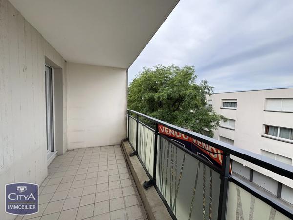 Appartement à vendre 2 pièces 44m² Décines-Charpieu (69150)