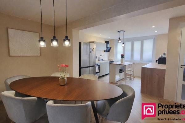 Maison  rénovée - 3 chambres - jardin - places de parking - 95m² (115 utiles)