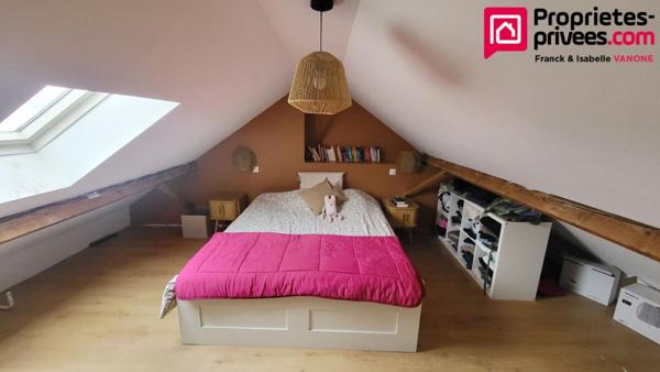 Maison  rénovée - 3 chambres - jardin - places de parking - 95m² (115 utiles)