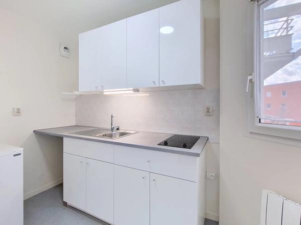 Location                                                      Appartement
                        
                     1 pièces                      28 m2                     à Combs-la-Ville