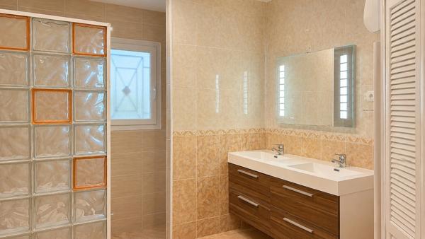 Villa T6 de 154m² de plain pied sur terrain de 2540m²