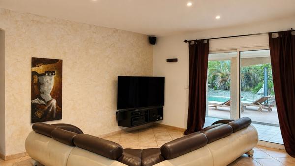 Villa T6 de 154m² de plain pied sur terrain de 2540m²
