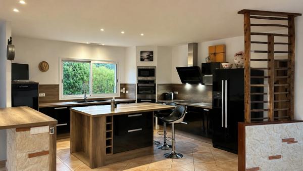 Villa T6 de 154m² de plain pied sur terrain de 2540m²