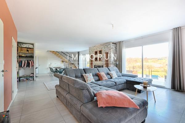 Menskirch (57320) Maison contemporaine 153 m² – 5 chambres – Terrain de 30 ares avec étang