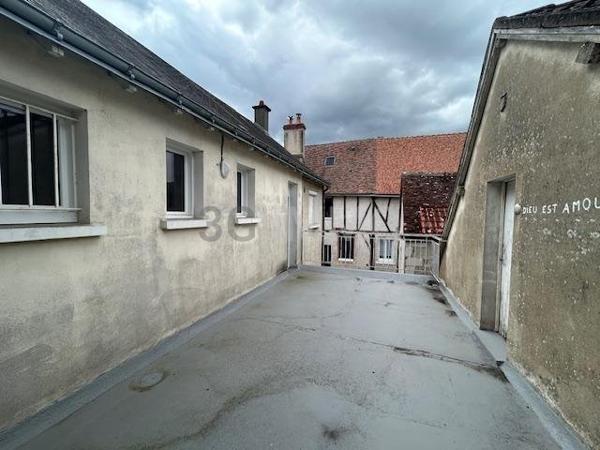 Vente / Maison de ville à Saint-Martin-le-Beau (37270)