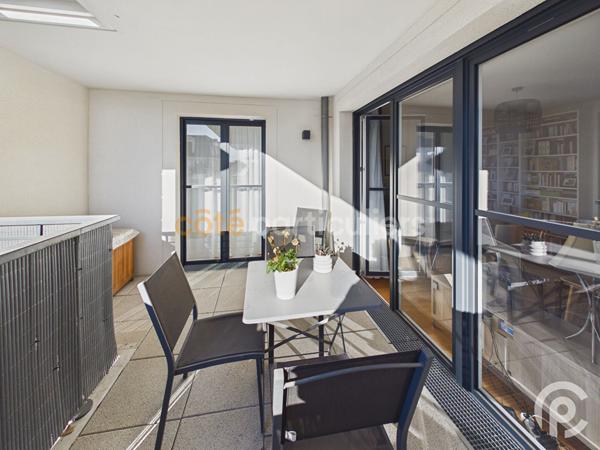 Vente
                Appartement64 m² - 3 Pièces -
                    CLAMART (92140)