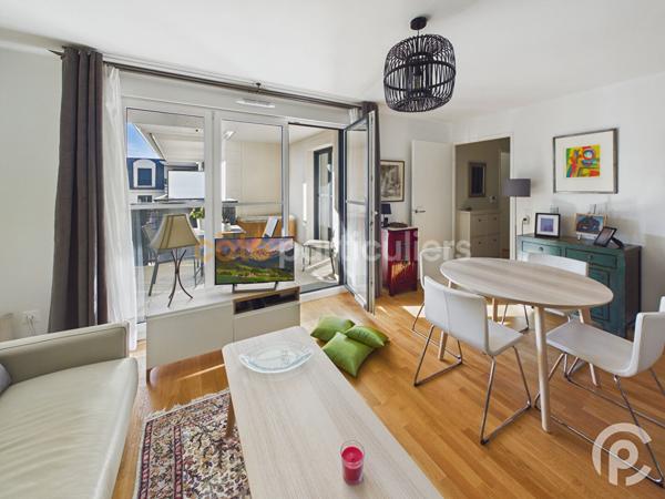 Vente
                Appartement64 m² - 3 Pièces -
                    CLAMART (92140)