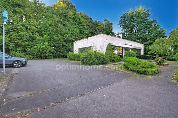 CLINIQUE VÉTÉRINAIRE DE 300 M² SUR TERRAIN DE 1 194 M² – LONGWY