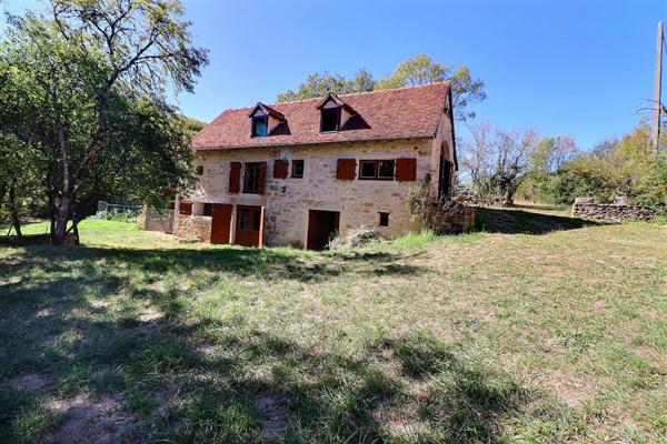 Maison à vendre à Villeneuve - 6 chambres, piscine, grand terrain