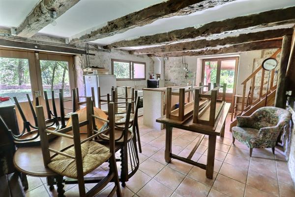 Maison à vendre à Villeneuve - 6 chambres, piscine, grand terrain