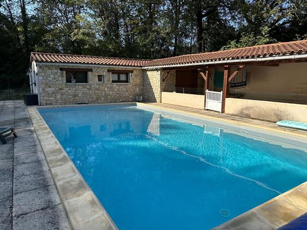 Maison à vendre à Villeneuve - 6 chambres, piscine, grand terrain