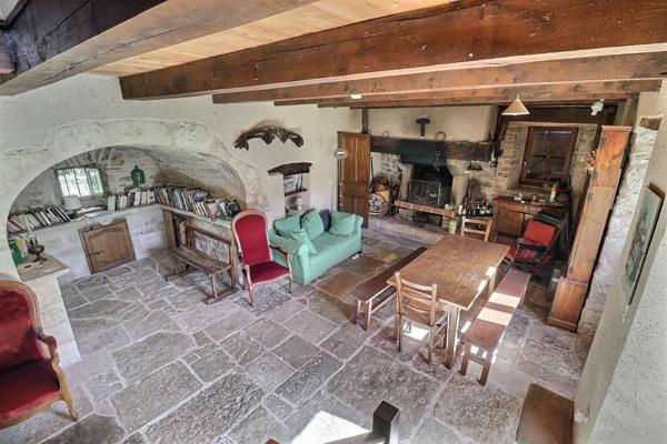 Maison à vendre à Villeneuve - 6 chambres, piscine, grand terrain
