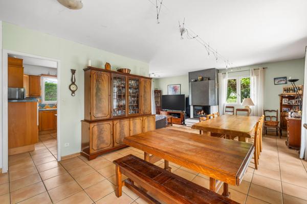 Maison de plain-pied avec jardin