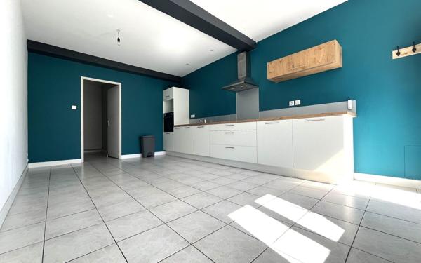 Maison à vendre    5 pièces •  Saint-Maurice-de-Gourdans