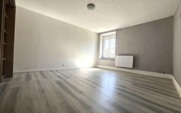 Maison à vendre    5 pièces •  Saint-Maurice-de-Gourdans